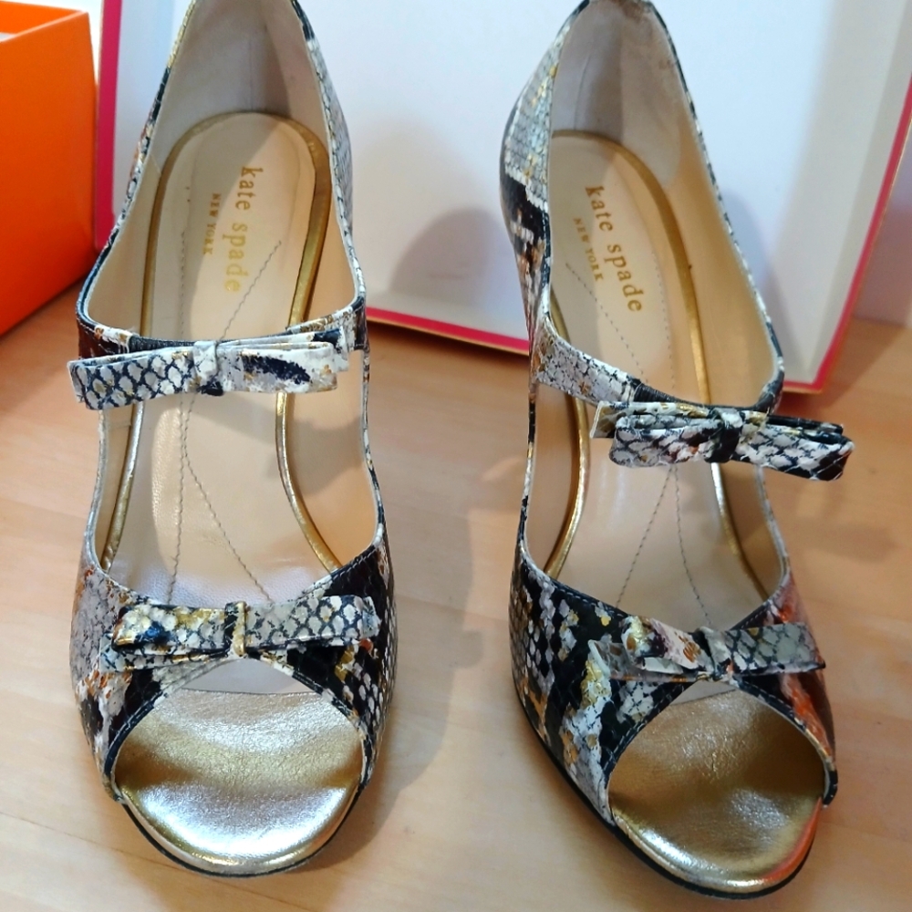 Kate Spade Black and Cream Snakeskin Bow Heels